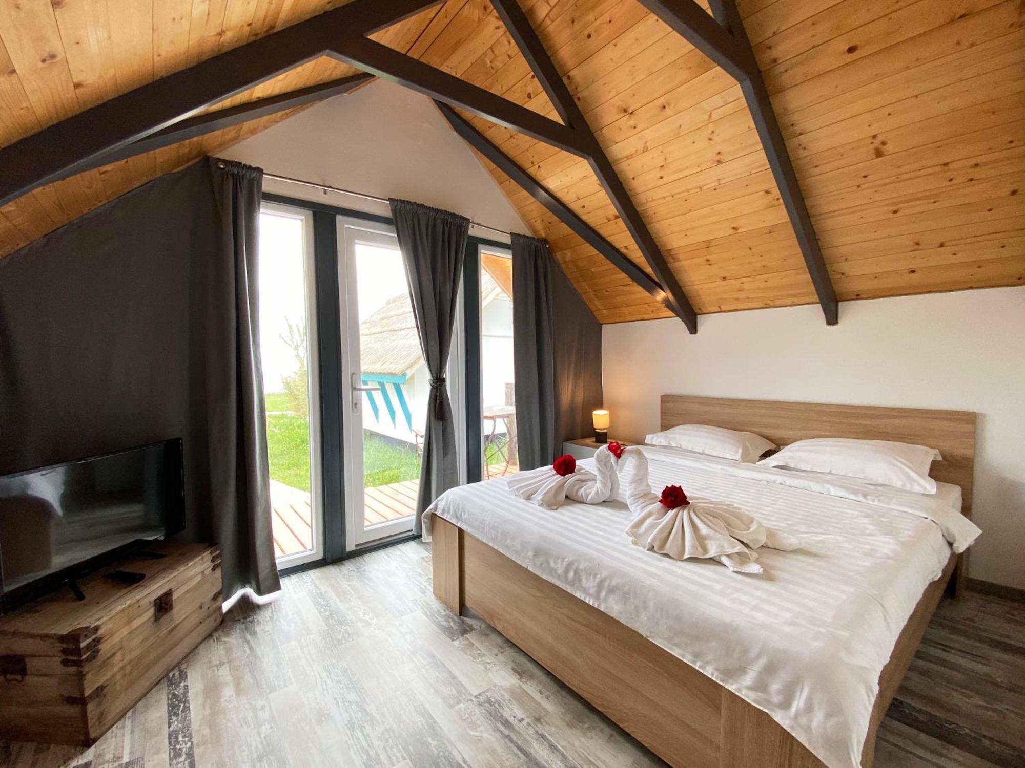 Complex Turistic Rasarit Corbu Bed & Breakfast Corbu  Exterior photo