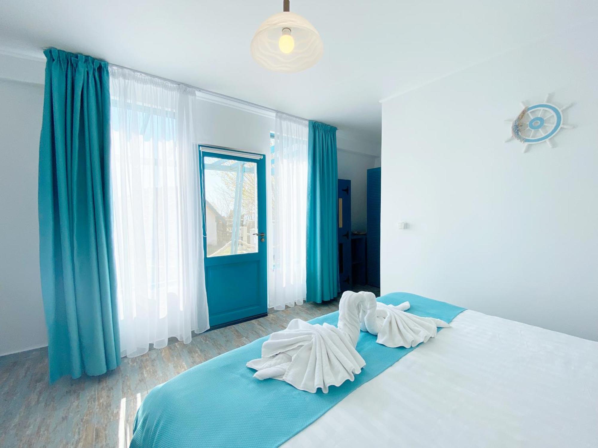 Complex Turistic Rasarit Corbu Bed & Breakfast Corbu  Room photo